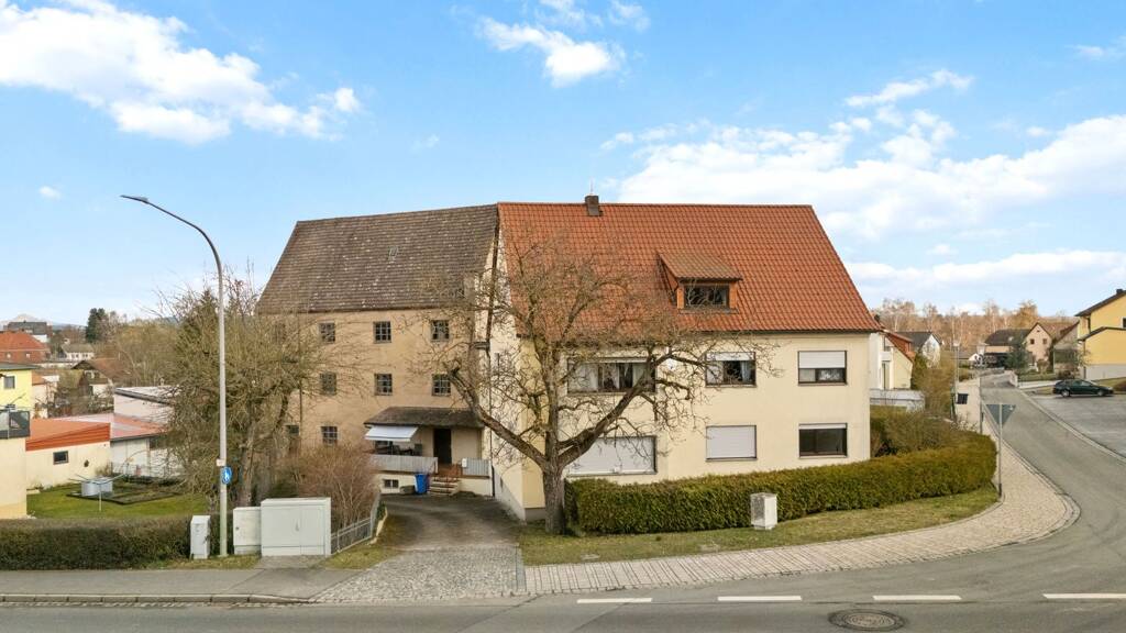 Mehrfamilienhaus zum Kauf 349.000 € 16 Zimmer 438 m² 968 m² Grundstück Eschenbach Eschenbach in der Oberpfalz 92676