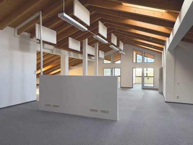 Büro zur Miete 3.281 € 386 m² Bürofläche Oberhaching 82041