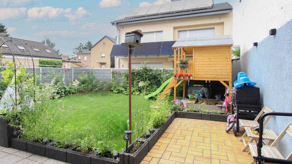 Mehrfamilienhaus zum Kauf als Kapitalanlage geeignet 399.000 € 6 Zimmer 153,8 m² 171,2 m² Grundstück Hockenheim 68766