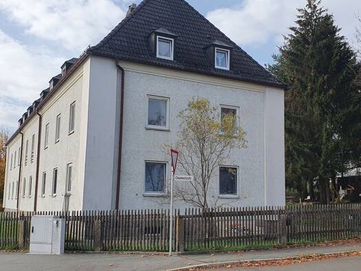 Wohnung zur Miete 430 € 3 Zimmer 68,4 m² EG frei ab sofort Regnitzlosauer Straße 19 a Rehau Rehau 95111