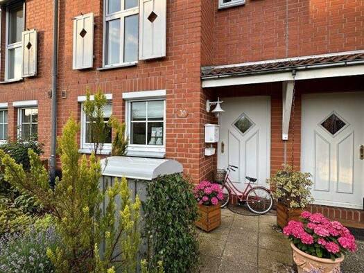 Reihenmittelhaus zur Miete 1.950 € 4 Zimmer 125 m² 122 m² Grundstück frei ab 01.03.2026 Am Dornberg Farmsen-Berne Hamburg 22159