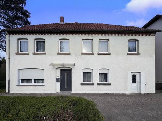 Einfamilienhaus zum Kauf 196.000 € 8 Zimmer 194,2 m² 388 m² Grundstück frei ab sofort Grohnde Emmerthal 31860