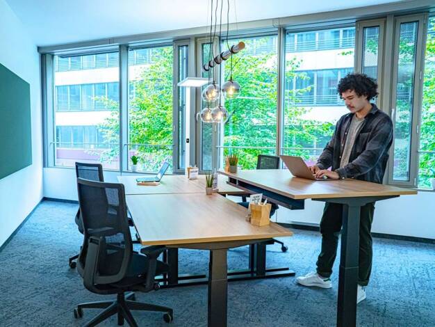 Bürofläche zur Miete provisionsfrei 12 m² Bürofläche teilbar ab 12 m² Zirkusweg 1 St. Pauli Hamburg 20359