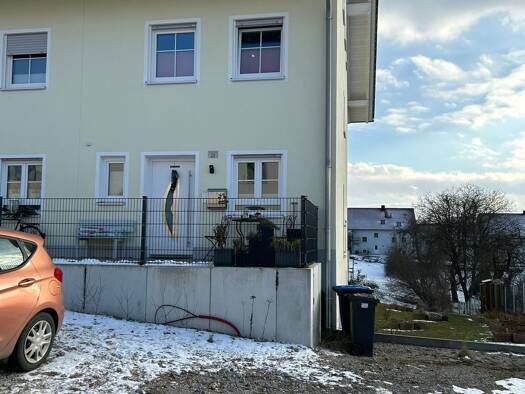 Mehrfamilienhaus zur Miete 1.400 € 5 Zimmer 125 m² frei ab 15.02.2026 Hohenpolding 84432