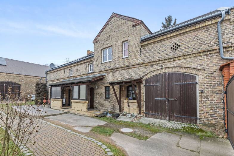 Mehrfamilienhaus zum Kauf 630.000 € 9 Zimmer 297 m² 1.020 m² Grundstück frei ab 01.06.2025 Neuenhagen bei Berlin 15366