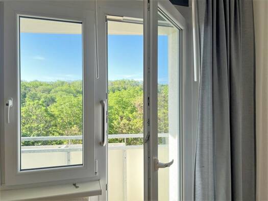 Wohnung zur Miete nur mit Wohnberechtigungsschein 432 € 3 Zimmer 63 m² 5. Geschoss Hagebuttenweg 5 Wiesenhügel Erfurt 99097