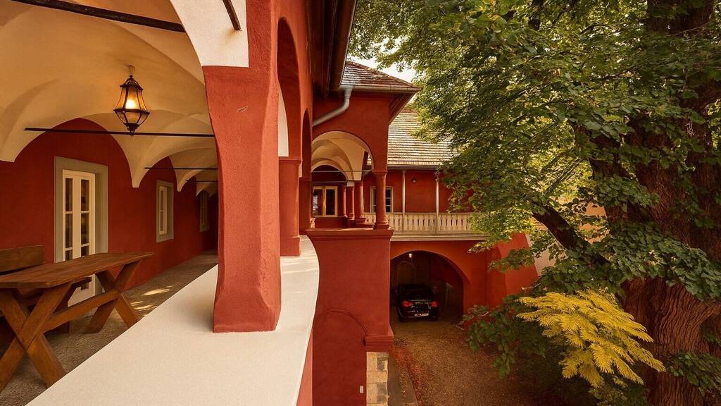 Haus zum Kauf 4.500.000 € 14 Zimmer 487 m² 1.964 m² Grundstück Gumpoldskirchen 2352