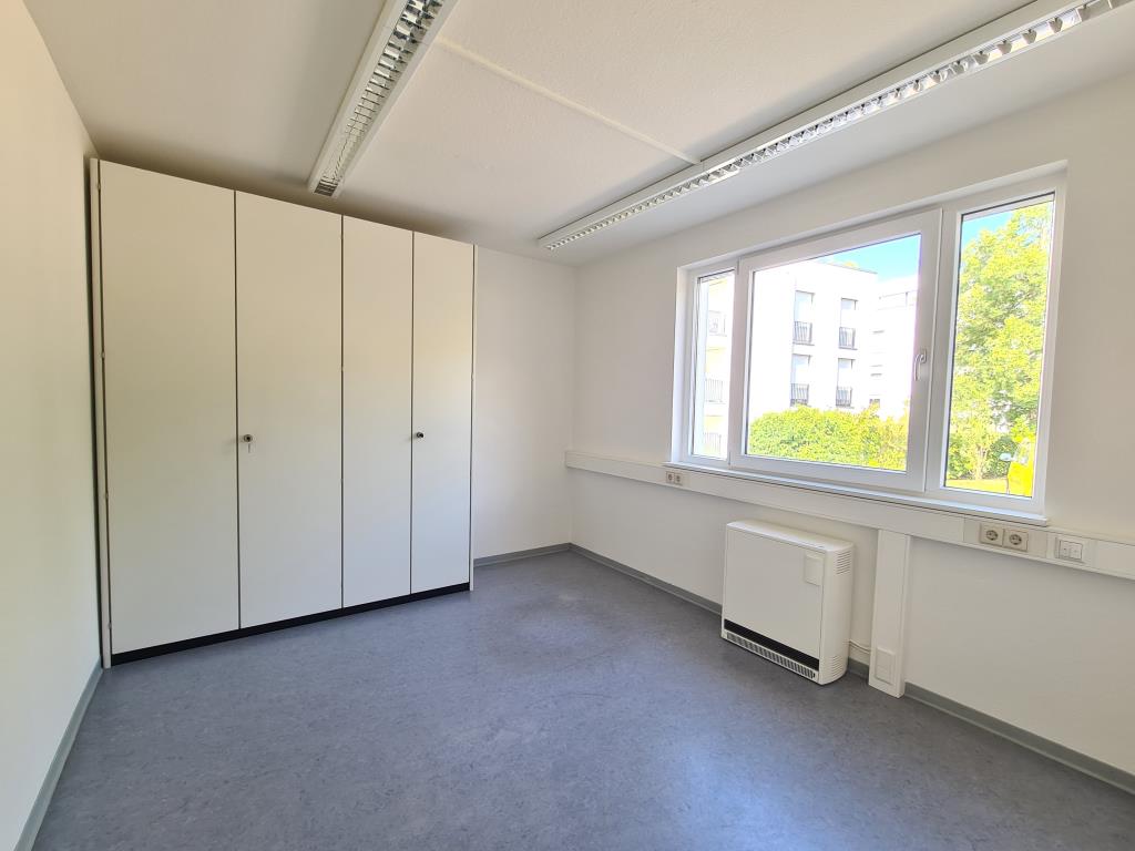 Büro-/Praxisfläche zur Miete 700 € 5 Zimmer 83 m²<br/>Bürofläche Staufen Staufen 79219