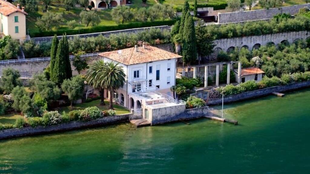 Villa zum Kauf 12 Zimmer 500 m² 7.700 m² Grundstück frei ab sofort Gardasee