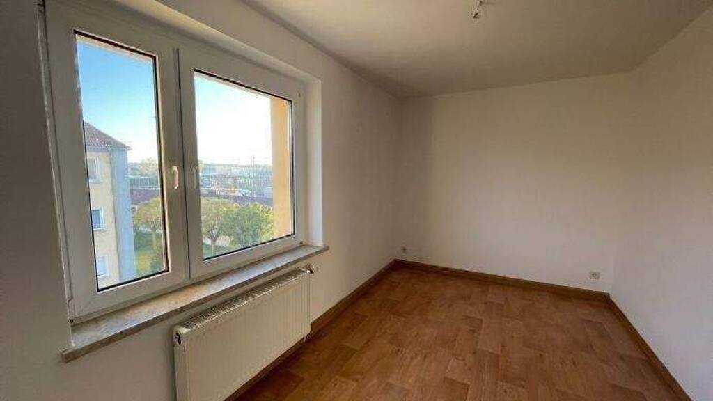 Wohnung zur Miete 320 € 3 Zimmer 61,6 m² 2. Geschoss frei ab sofort Aylsdorfer Str. Zeitz 06712