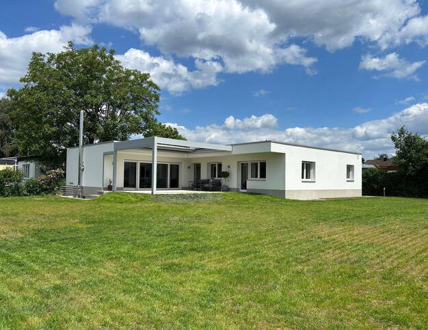 Mehrfamilienhaus zum Kauf provisionsfrei 1.530.000 € 9 Zimmer 270 m² 1.315 m² Grundstück Emmendingen Emmendingen 79312