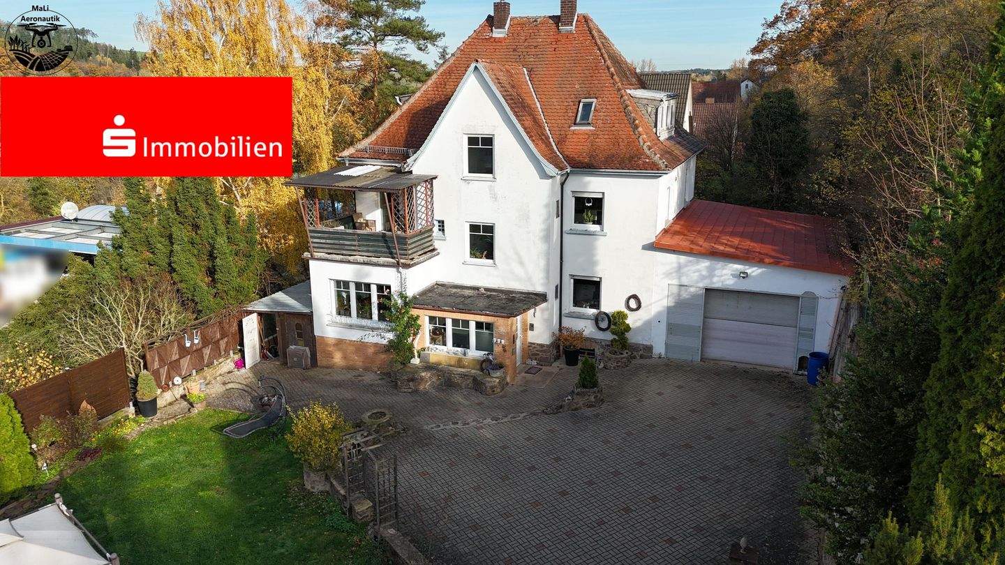 Immobilie in Frankenberg - Großzügiges Wohnhaus mit drei Wohneinheiten und abwechslungsreichem Grundstück in zentraler Lage - Bild 0