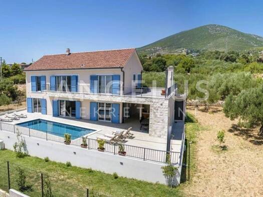 Haus zum Kauf 1.100.000 € 8 Zimmer 277 m² Kastela