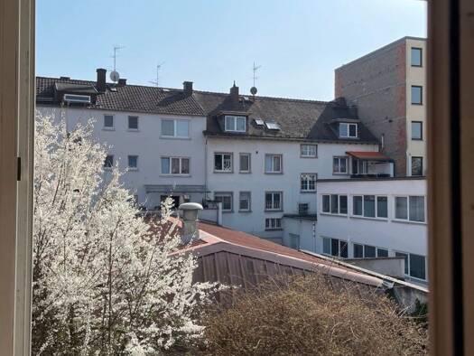Maisonette zur Miete 695 € 1 Zimmer 32 m² Geschoss 2/3 frei ab 01.04.2026 Oberrad Frankfurt am Main 60599