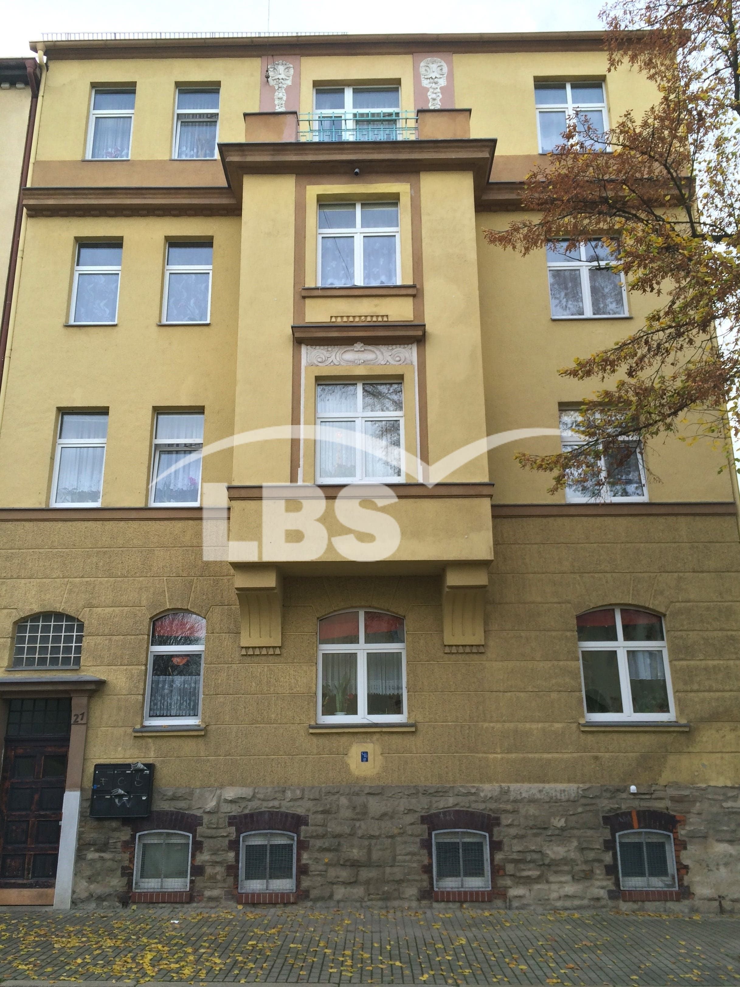 Mehrfamilienhaus zum Kauf als Kapitalanlage geeignet 199.000 € 20 Zimmer 588,4 m²<br/>Wohnfläche 531 m²<br/>Grundstück Zeitz Zeitz 06712