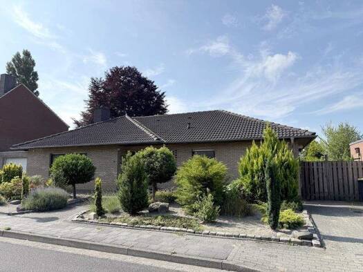 Bungalow zum Kauf 298.000 € 4 Zimmer 120 m² 730 m² Grundstück Papenburg 26871