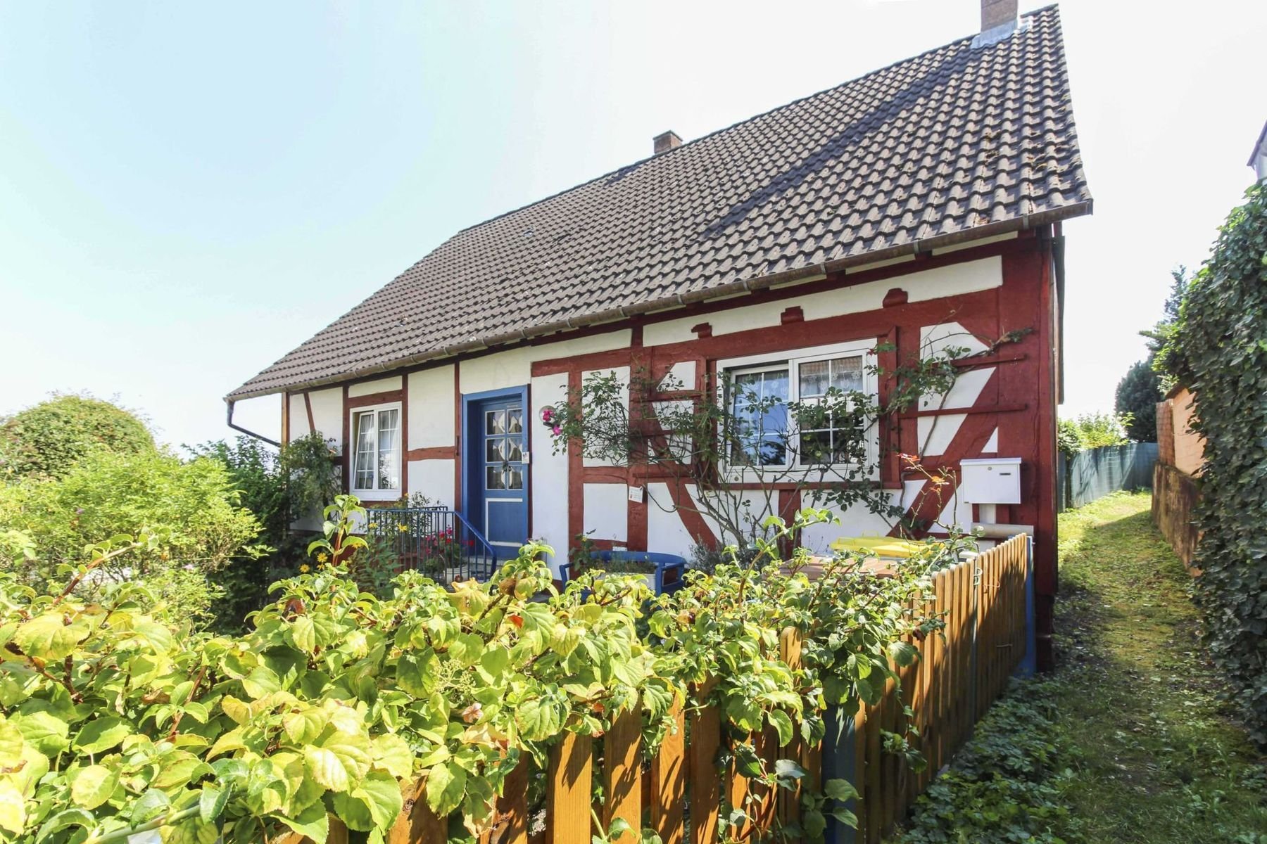 Einfamilienhaus zum Kauf 215.000 € 4 Zimmer 83,5 m²<br/>Wohnfläche 700 m²<br/>Grundstück 01.11.2024<br/>Verfügbarkeit Marborn Steinau an der Straße 36396