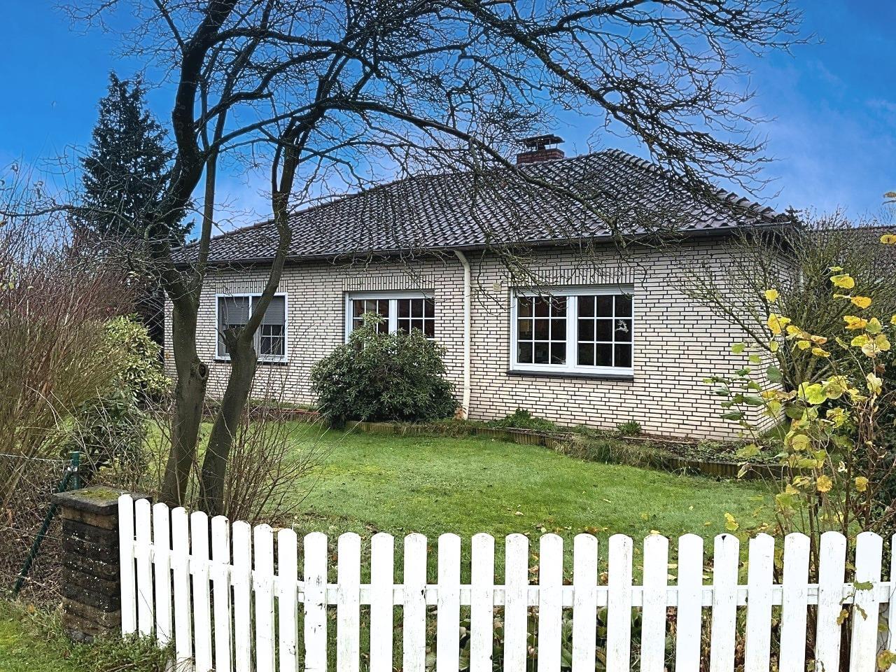 Einfamilienhaus zum Kauf 270.000 € 5 Zimmer 205 m²<br/>Wohnfläche 1.258 m²<br/>Grundstück Wasserstraße Petershagen 32469