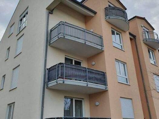 Studio zur Miete 600 € 3 Zimmer 77 m² 2. Geschoss Walldürn 74731