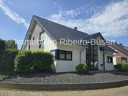 Einfamilienhaus zum Kauf 1.200.000 € 8 Zimmer 212,7 m² 968 m² Grundstück Mülfort Mönchengladbach 41238