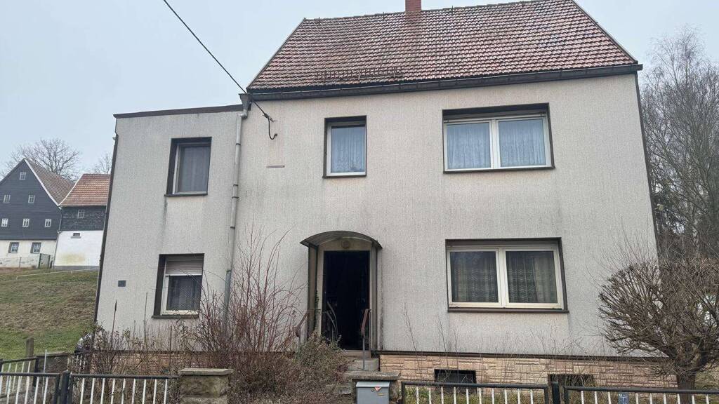Einfamilienhaus zum Kauf 73.000 € 5 Zimmer 100 m² 420 m² Grundstück Erlbach-Kirchberg 09385