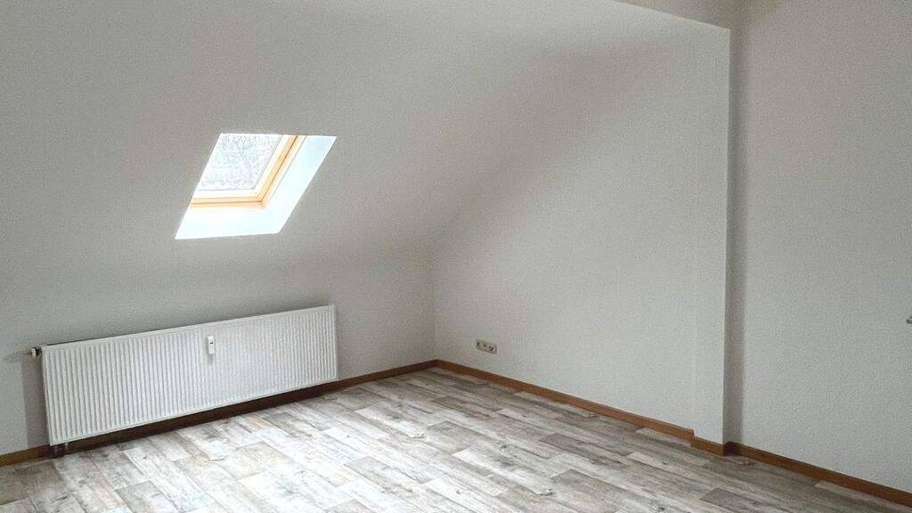 Studio zur Miete 230 € 1 Zimmer 29,4 m² 3. Geschoss frei ab sofort Brunnenstraße 15 Gotha 99867