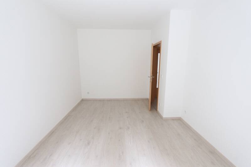 Perfekt geschnittene 3-Raum-Wohnung mit Balkon in Universitätsnähe – Straße nicht freigegeben, 9126 Chemnitz – Vorschaubild 6