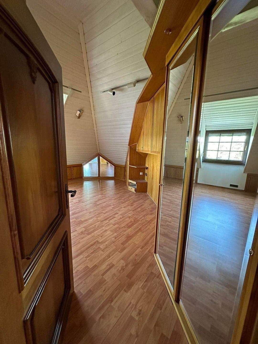 Immobilie in Aarbergen - Platz ohne Ende !!! echtes Unikat !!!!  in 65326 Aarbergen villenähnliche Wohnhaus  - Bild 3