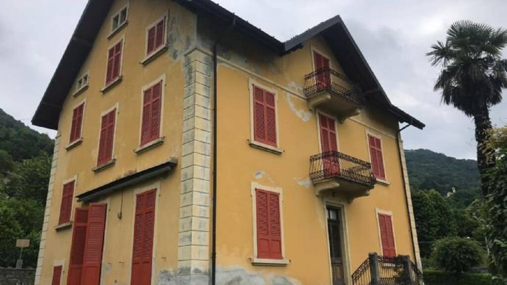 Villa zum Kauf 470.000 € 10 Zimmer 450 m² 1.500 m² Grundstück frei ab sofort Via Roma Como
