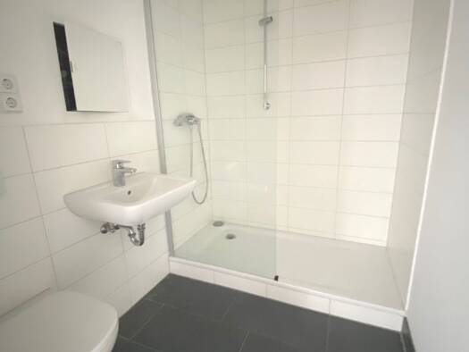Wohnung zur Miete 240 € 1 Zimmer 34,3 m² 8. Geschoss frei ab 01.11.2026 Schleizer Straße 4 Lusan Gera 07549