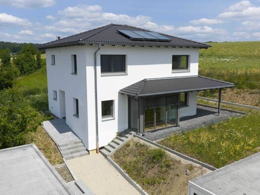 Einfamilienhaus zum Kauf - Erstbezug provisionsfrei 598.500 € 5 Zimmer 142,1 m² 476 m² Grundstück Oberfüllbach Ebersdorf-Oberfüllbach 96237