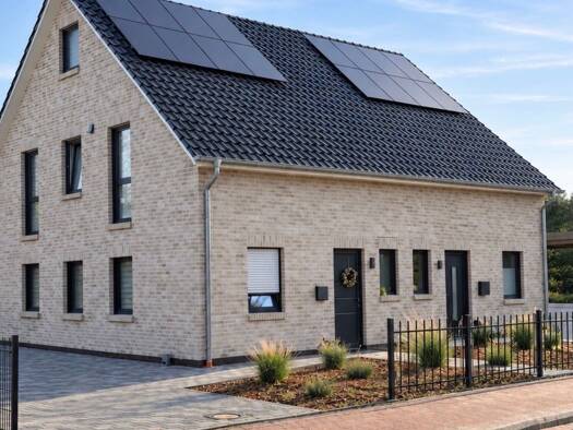 Doppelhaushälfte zur Miete 1.575 € 4 Zimmer 107 m² 370 m² Grundstück frei ab 01.02.2027 Wildeshausen 27793