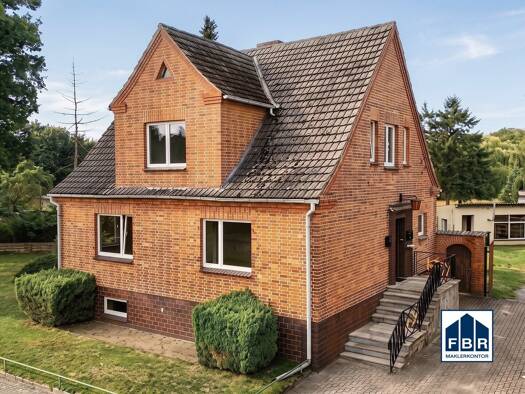 Einfamilienhaus zum Kauf 89.000 € 5 Zimmer 142,3 m² 750 m² Grundstück Neustadt-Glewe Neustadt-Glewe 19306