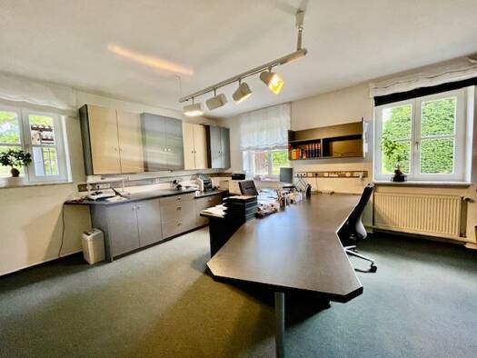 Büro zur Miete 1.160 € 3 Zimmer 144,3 m² Bürofläche Iphofen 97346