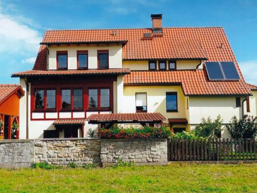 Haus zum Kauf 218.000 € 7 Zimmer 240 m² 549 m² Grundstück Rohr 98530