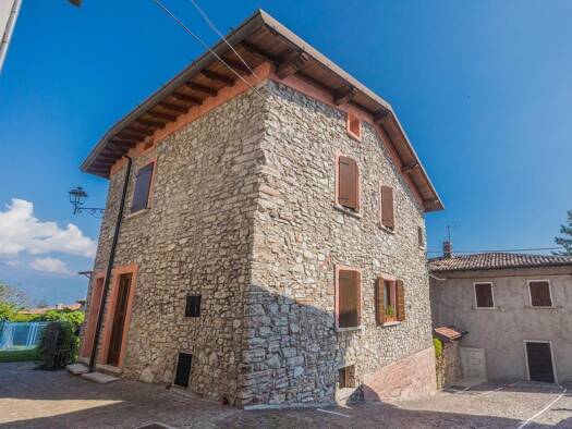 Haus zum Kauf 350.000 € 4 Zimmer 230 m² frei ab sofort Gargnano