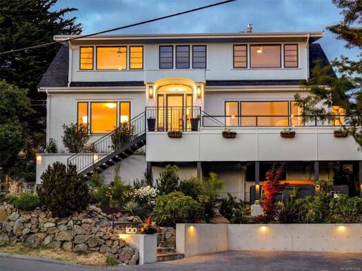 Einfamilienhaus zum Kauf 2.282.038 € 6 Zimmer 306 m² 725 m² Grundstück 100 King George Terr Oak Bay V8S2J9