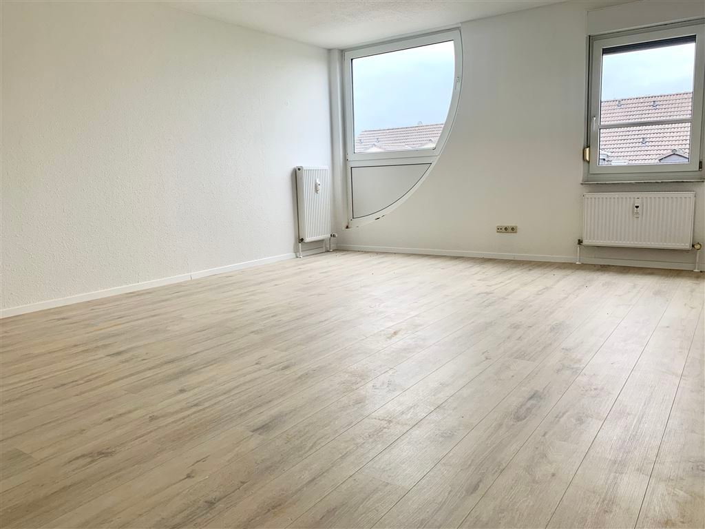 Wohnung zur Miete 360 € 2 Zimmer 65,8 m²<br/>Wohnfläche 4.<br/>Geschoss ab sofort<br/>Verfügbarkeit Clausstraße 47 Gablenz 241 Chemnitz 09126