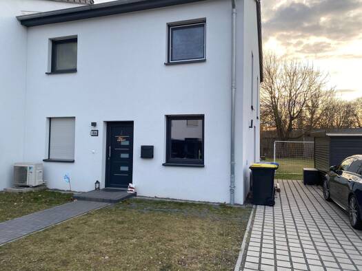 Doppelhaushälfte zur Miete 1.700 € 4 Zimmer 125 m² 466 m² Grundstück frei ab 01.06.2026 Ebendorf Barleben 39179