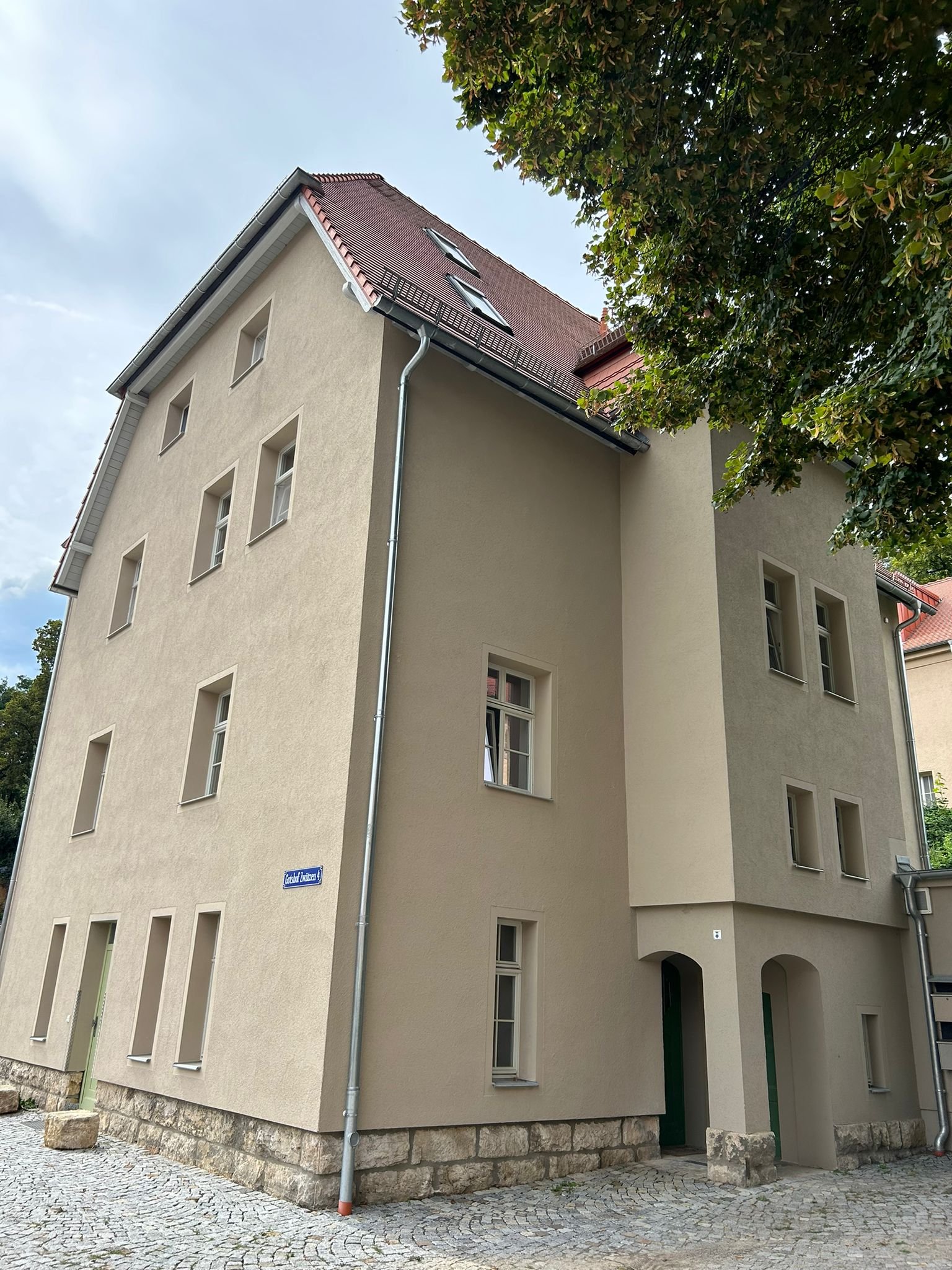 Studio zur Miete 1.300 € 3 Zimmer 99,2 m²<br/>Wohnfläche 1.<br/>Geschoss 01.04.2025<br/>Verfügbarkeit Gutshof Zwätzen Nr.4 Jena - Zentrum Jena 07749