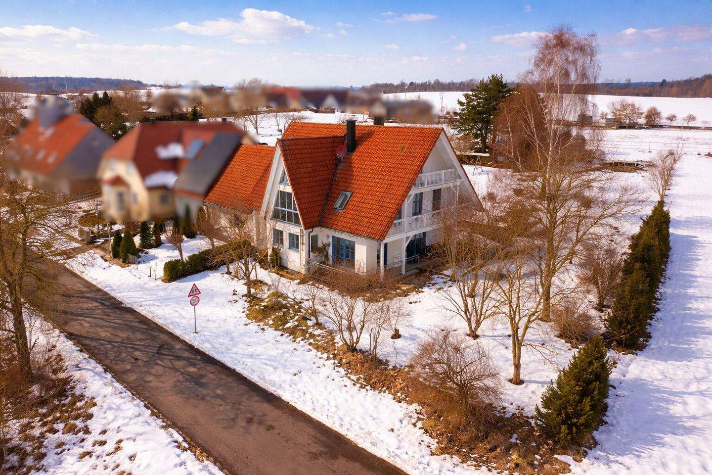 Immobilie in Baudenbach - Architektenhaus: Familientraum in idyllischer Ortsrandlage - Bild 2