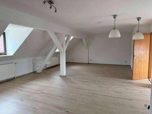 Wohnung zur Miete 515 € 3 Zimmer 85,8 m² 3. Geschoss frei ab sofort Großenhain 01558