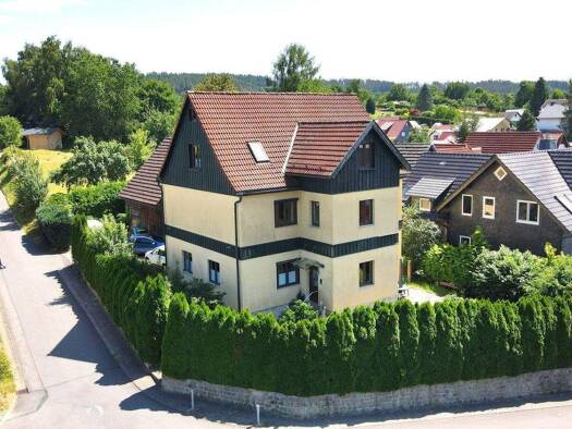 Immobilie zum Kauf als Kapitalanlage geeignet 299.000 € 9 Zimmer 305 m² 598 m² Grundstück Schleusingen Schleusingen 98553