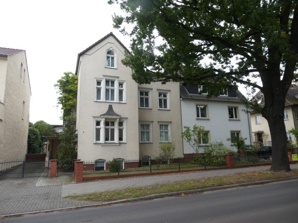 Mehrfamilienhaus zum Kauf 395.000 € 10 Zimmer 349,7 m²<br/>Wohnfläche 632 m²<br/>Grundstück ab sofort<br/>Verfügbarkeit Neuruppin Neuruppin 16816