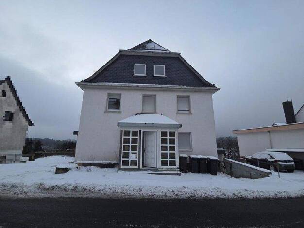 Mehrfamilienhaus zum Kauf provisionsfrei 94.500 € 16 Zimmer 359 m² 891 m² Grundstück Nenderoth Greifenstein / Nenderoth 35753