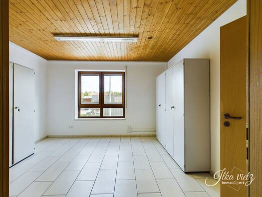 Bürofläche zur Miete 1.150 € 4 Zimmer 118 m² Bürofläche teilbar ab 95 m² Ummendorf 88444