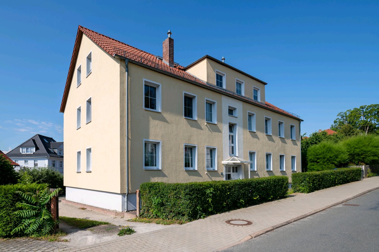 Mehrfamilienhaus zum Kauf provisionsfrei 520.000 € 357 m²<br/>Wohnfläche 946 m²<br/>Grundstück Mörlaer Straße 7 West Rudolstadt 07407