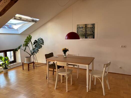 Wohnung zur Miete 1.250 € 2,5 Zimmer 80 m² Geschoss 3/4 frei ab 01.09.2026 Zentrum Bonn 53113