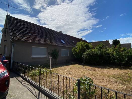 Doppelhaushälfte zum Kauf provisionsfrei 150.000 € 3,5 Zimmer 125 m² 1.350 m² Grundstück frei ab sofort Lindenstraße 11 Lögow Wusterhausen/Dosse 16845