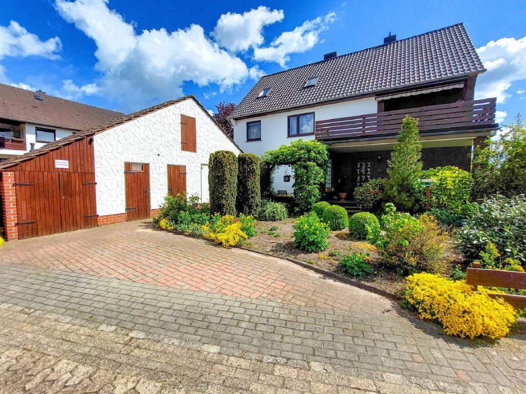 Mehrfamilienhaus zum Kauf 299.000 € 10 Zimmer 232 m²<br/>Wohnfläche 892 m²<br/>Grundstück Meyenburg Schwanewede 28790